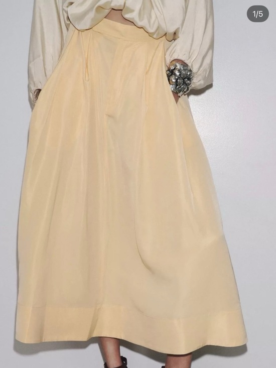 Zara Dresses & Skirts - Zara Pale Yellow Midi Skirt